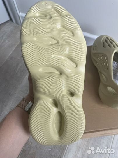 Сандалии Adidas Yeezy Foam rnnr