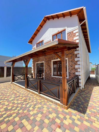 Дом 201 м² на участке 3 сот.