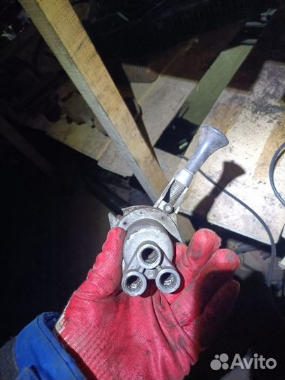 Кран зил,камаз,маз стояночного тормоза