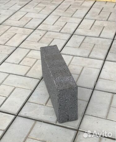 Полнотелый бетонный блок