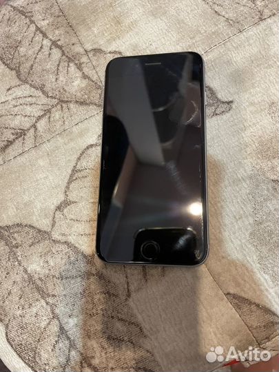 Телефон iPhone 6