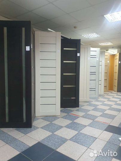 Брегада монтажников дверей