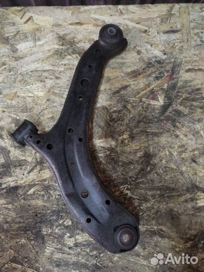 Рычаг подвески передний левый Hyundai Accent G4EC