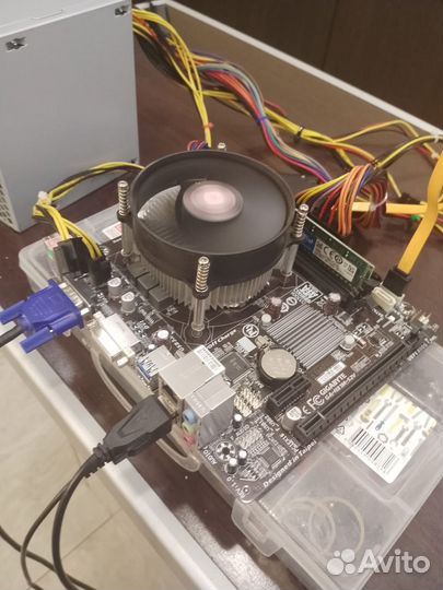 GA-H81M-S2V + Core i3 4160 + 4Gb DDR3