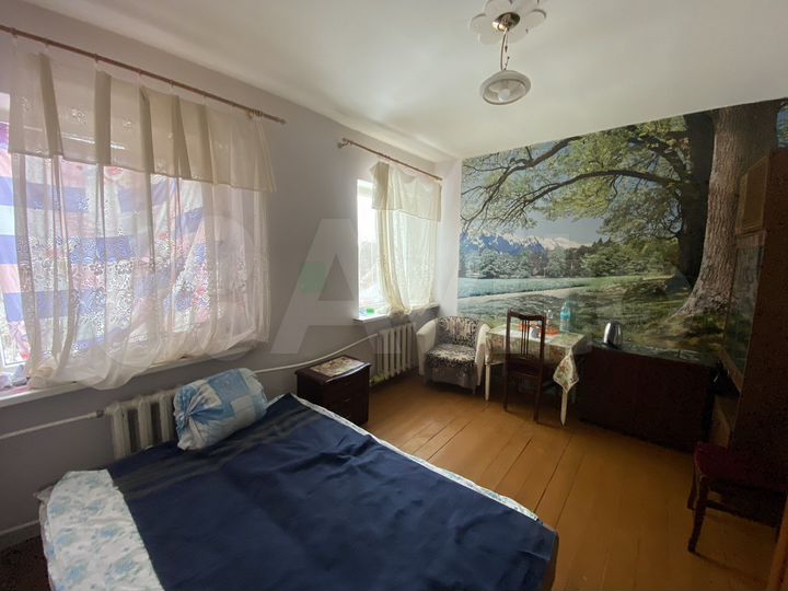 Комната 16 м² в 6-к., 2/2 эт.