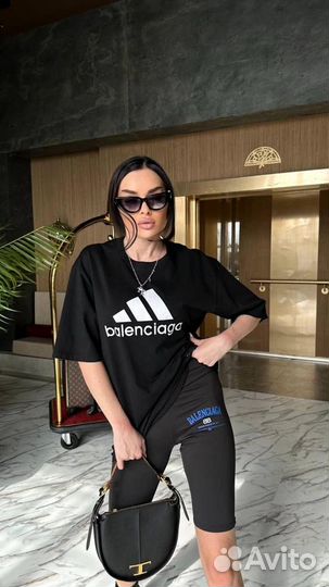 Стильные оверсайз футболки Adidas x Balenciaga