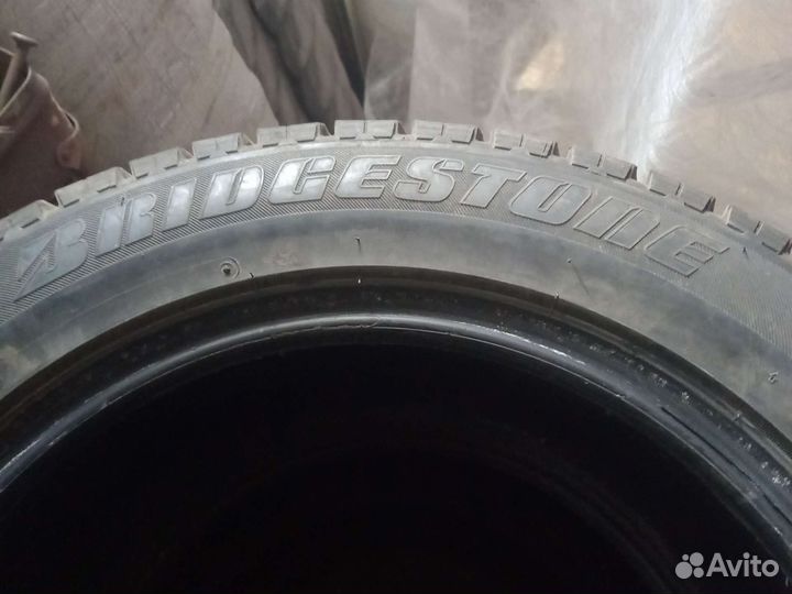 Bridgestone Blizzak Revo GZ 215/55 R16 93S