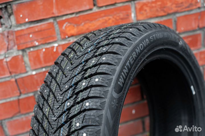 Zmax Winternova Stud II 235/45 R17 97T