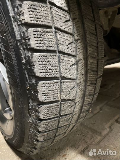 Bridgestone Blizzak Revo GZ 215/65 R16 98S