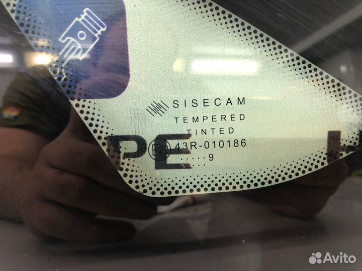 Форточка в крыло задняя левая LADA Vesta 2180