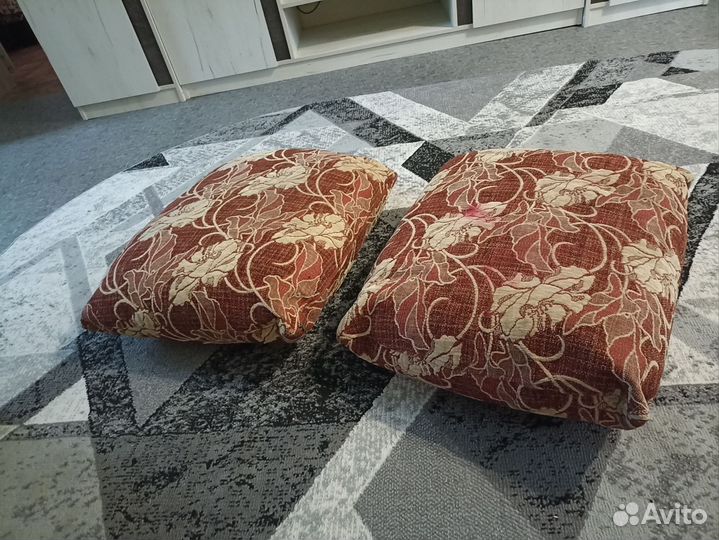 Диванные подушки бу