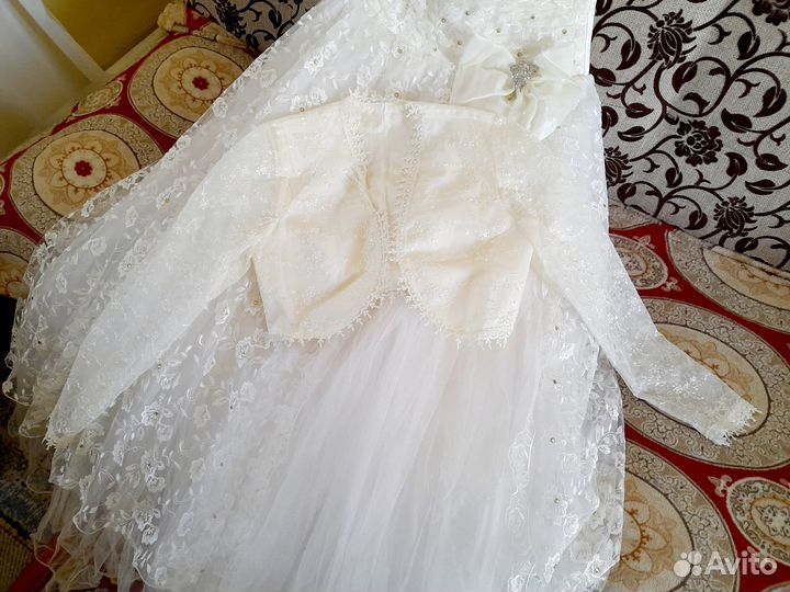 Свадебное платье 46 48 бу