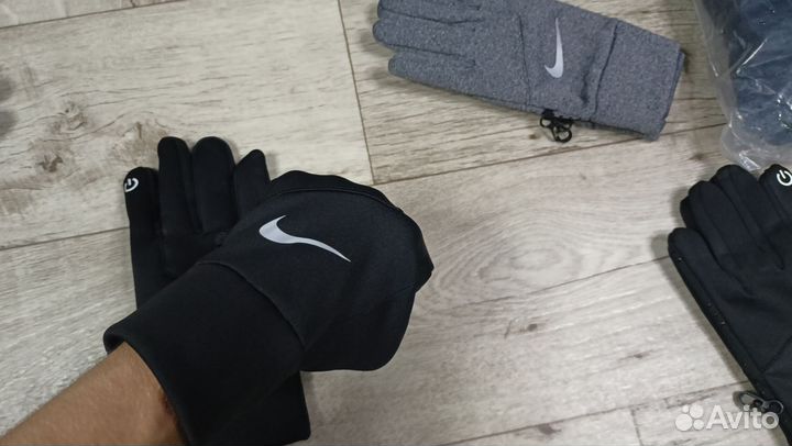 Перчатки Nike