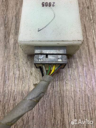 Реле заднее левое Honda Cr-V внедорожник 2002