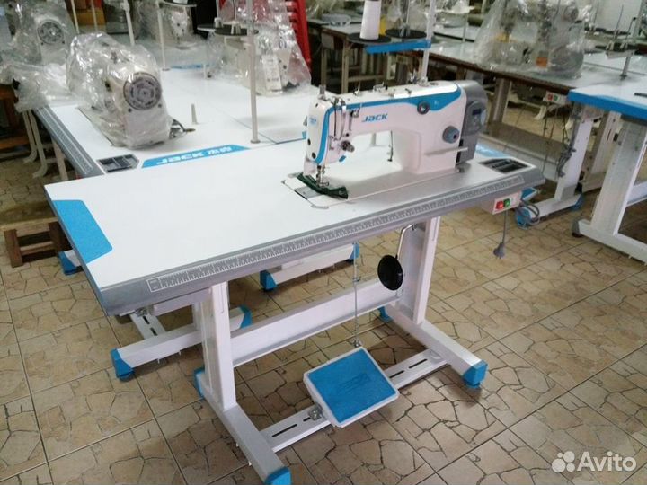 Швейная машина Jack JK-F4/f5 со столом