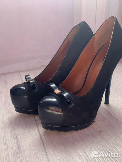 Туфли женские на высоком каблуке 38 размер черные