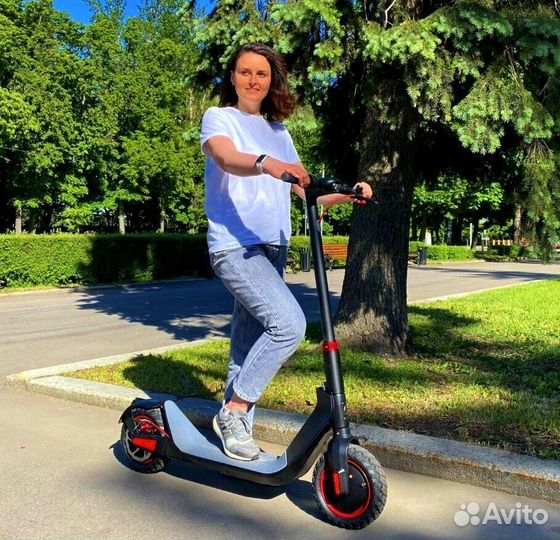 Скаут по обслуживанию электросамокатов