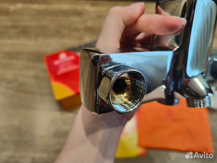 Смеситель для ванны с душем
