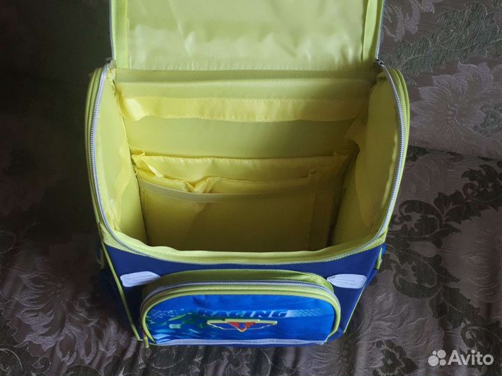 Рюкзак школьный для мальчика абсолютно новый(не по