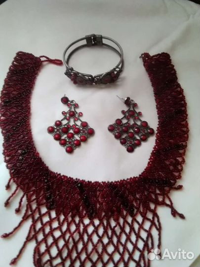 Колье ожерелье