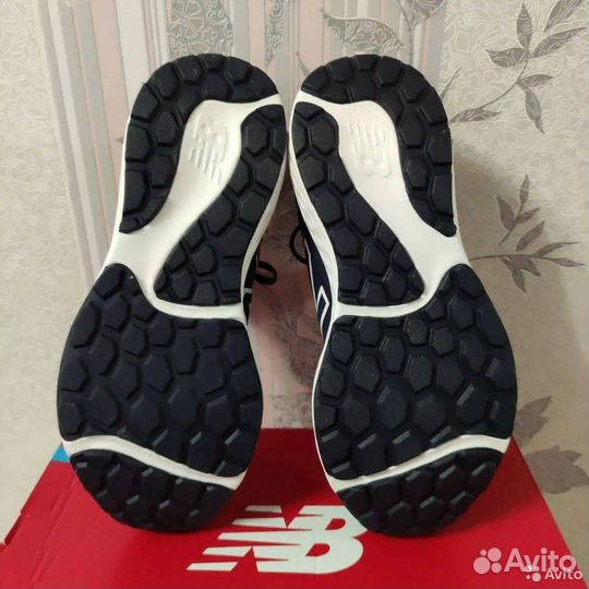 New Balance 520 V7 новые кроссовки,42 р и 44 о