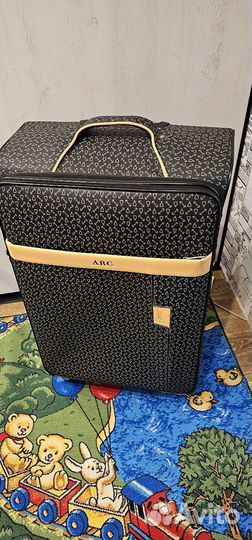 Чемодан на колесах бу
