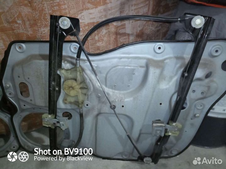 Volkswagen Caddy дверь
