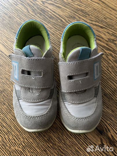 Кроссовки для девочки