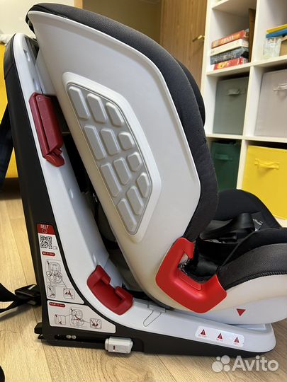 Автокресло chicco isofix