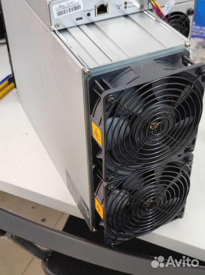 Asic майнер Bitmain Antminer S19