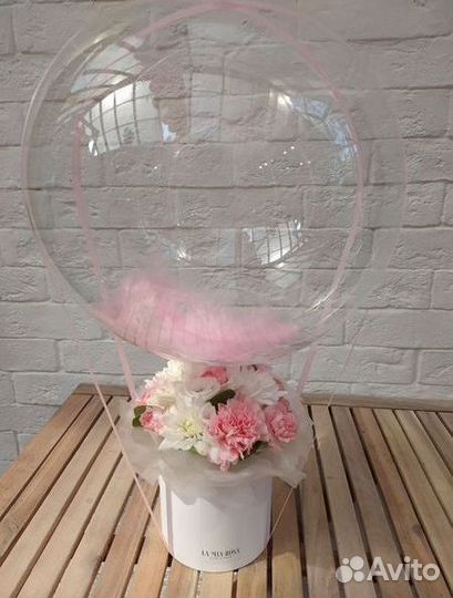 Букет из цветов с шаром