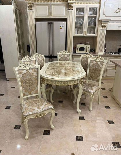 Столы и стулья. Комплект