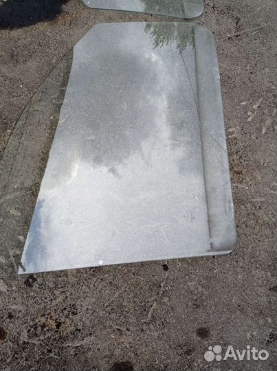 Стекло передней двери правое vito w639