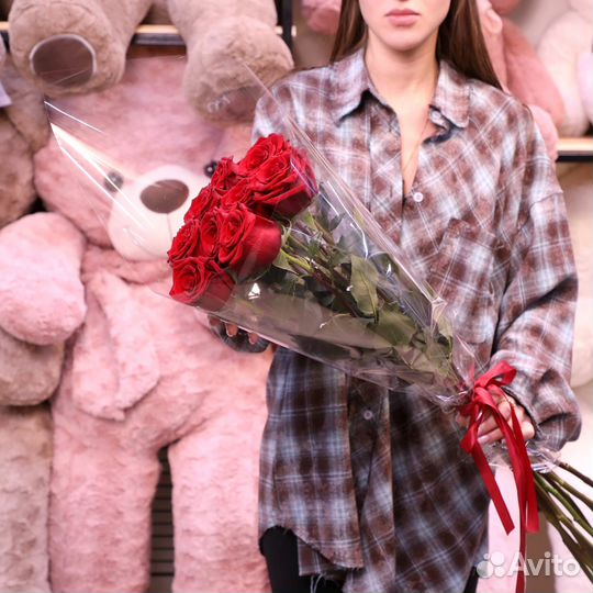 Свежий букет из 9 красных роз