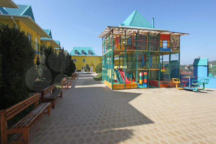 Гостиница, 4000 м²