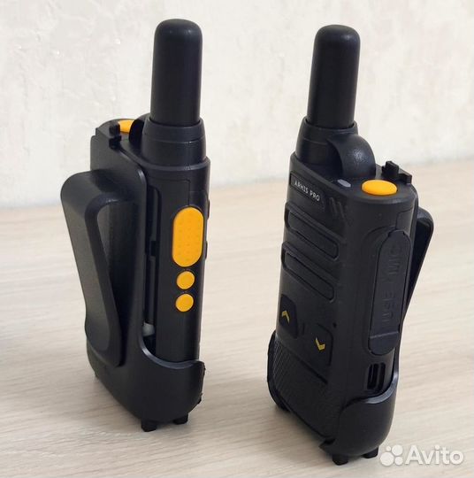 Рация-радиостанция в комплекте с наушниками
