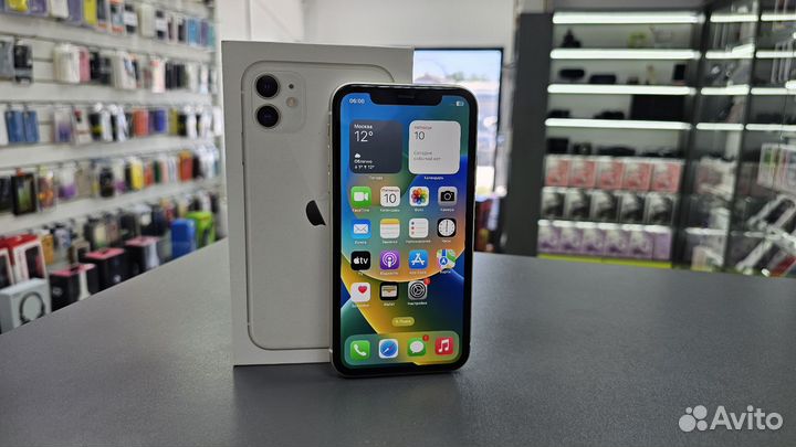 iPhone 11, 64 ГБ