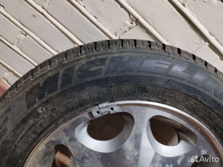 Michelin Pilot HX MXV3-A 205/60 R15 100ZR