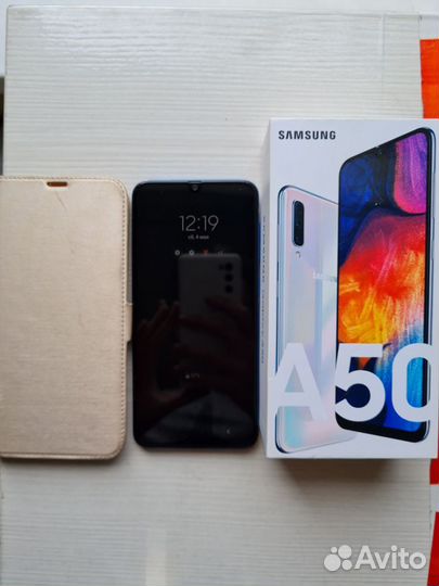 Samsung Galaxy A50, 4/64 ГБ