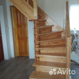 Деревянная лестница на 2 этаж