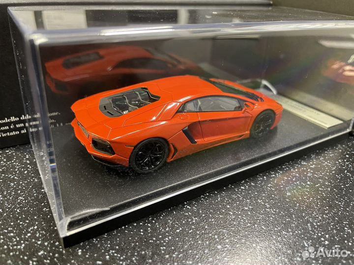 Lamborghini aventador 1/43 looksmart