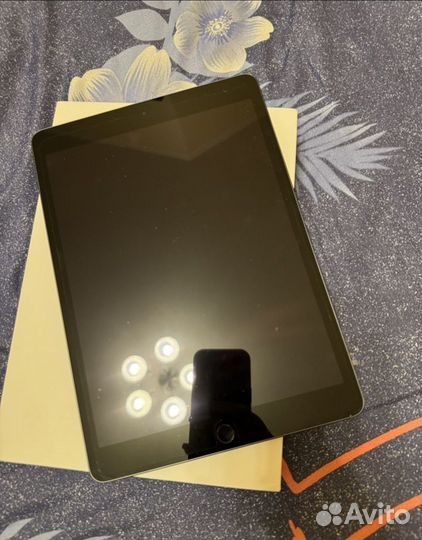 iPad 9th generation wi fi 64 grey