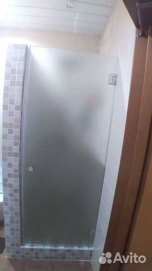 Стеклянные двери на заказ