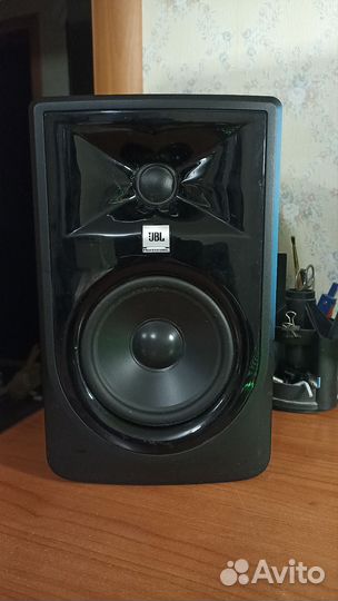 Студийные мониторы JBL