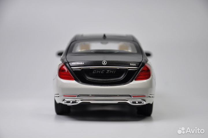 Модель авто Mercedes-Maybach S 600 (X222) 1:24 мет