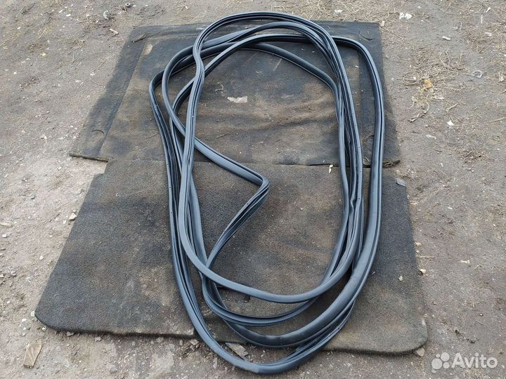 Уплотнительные резинки дверей Мазда 6