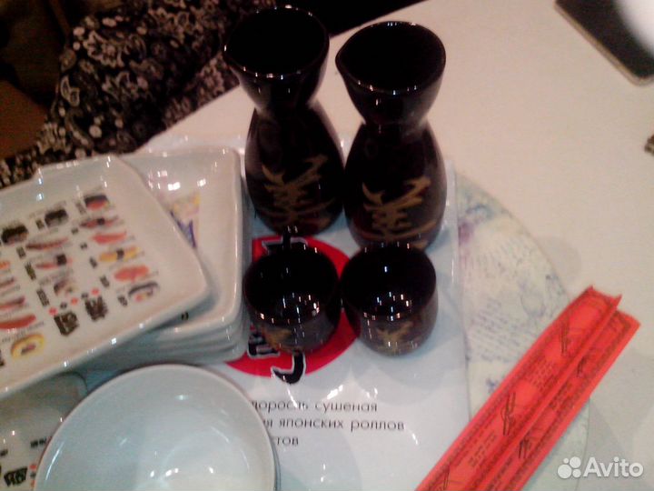 Набор посуды суши и саке