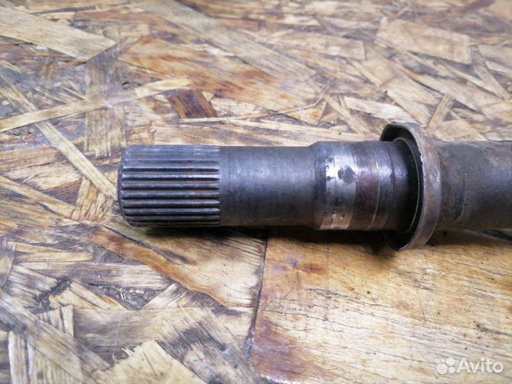 Привод (шрус) передний правый Nissan Maxima A33