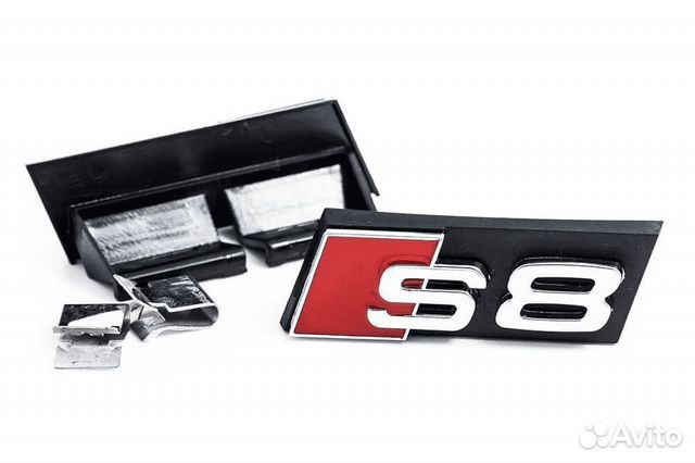Эмблема на решетку Audi S8