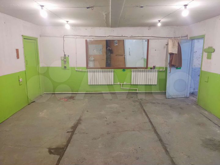 Гараж, > 30 м²